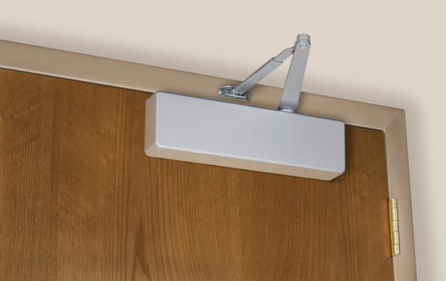 7500 Series Surface Door Closer