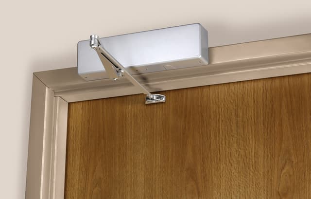 7500 Series Surface Door Closer